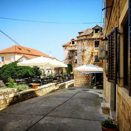 Michelangelo In The Centar Of *