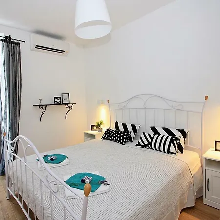 Michelangelo In The Centar Of